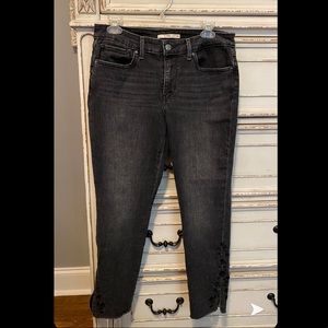 Women’s Levi’s jeans
